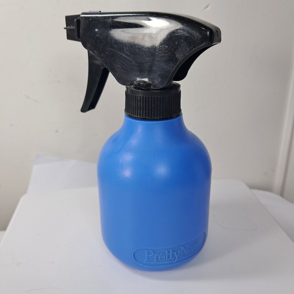 Vintage Goody small Spray Bottle Pretty Neat Made in USA Blue 1990s 90s‎ plastic
